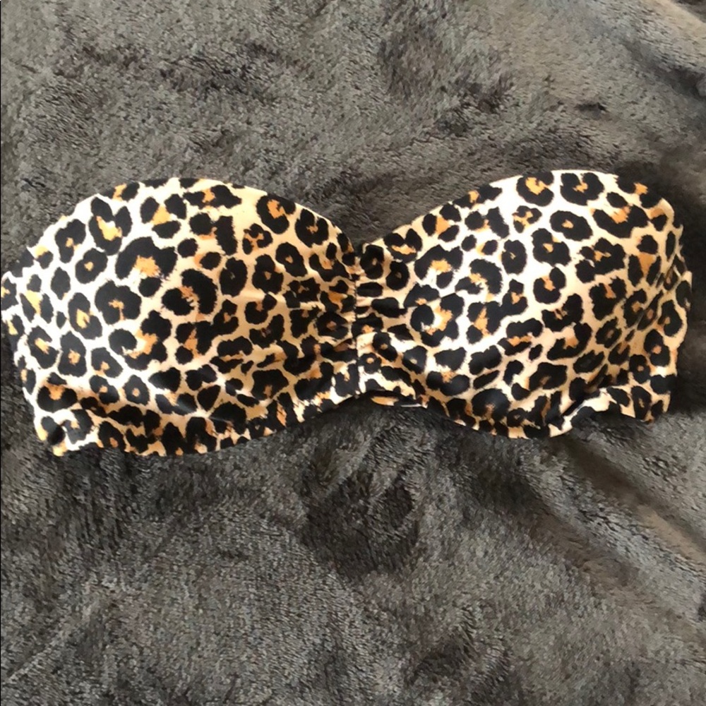 Leopard swimsuit top